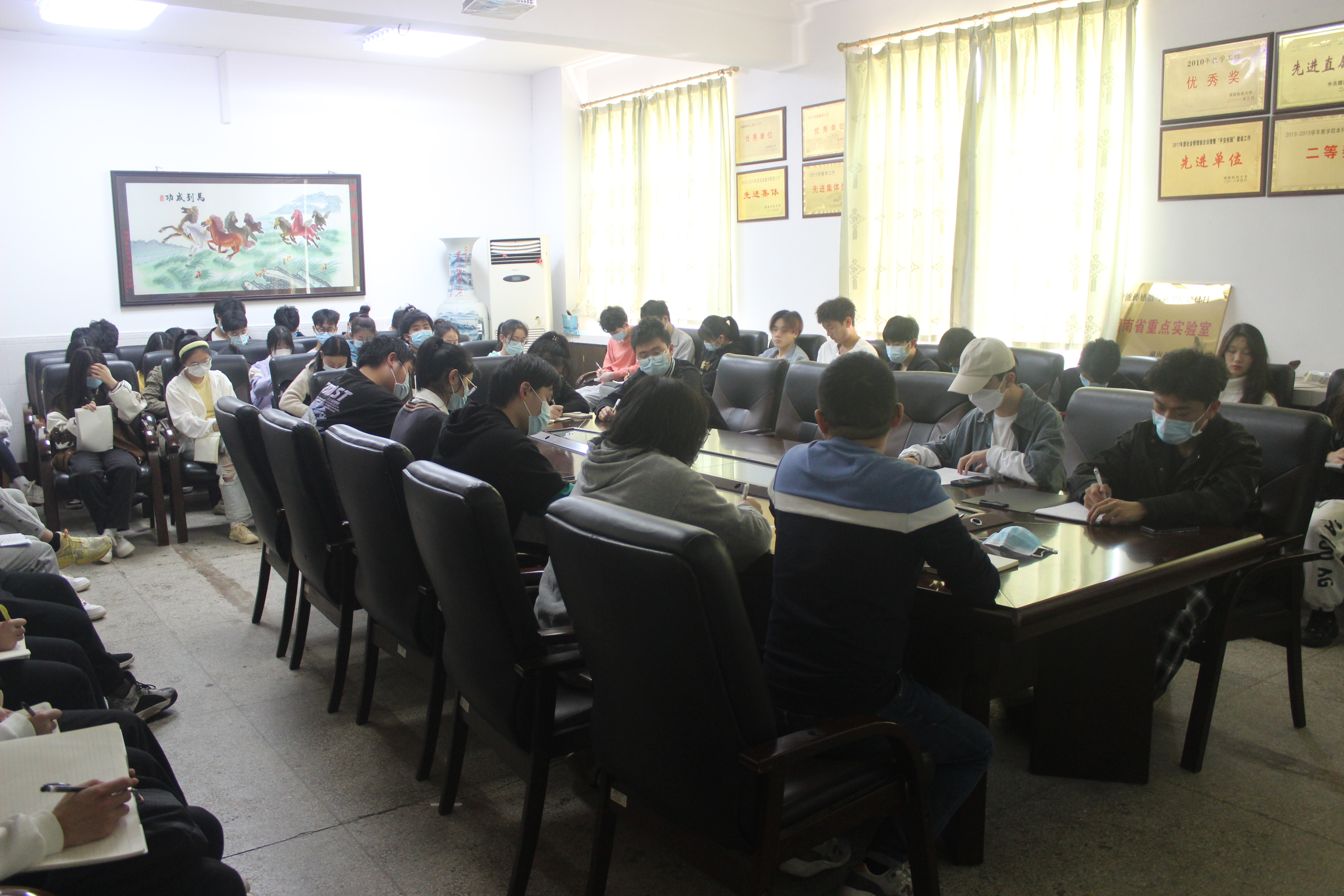 b7007d3af04548979488a92ef8ba2910.jpg b7007d3af04548979488a92ef8ba2910.jpg